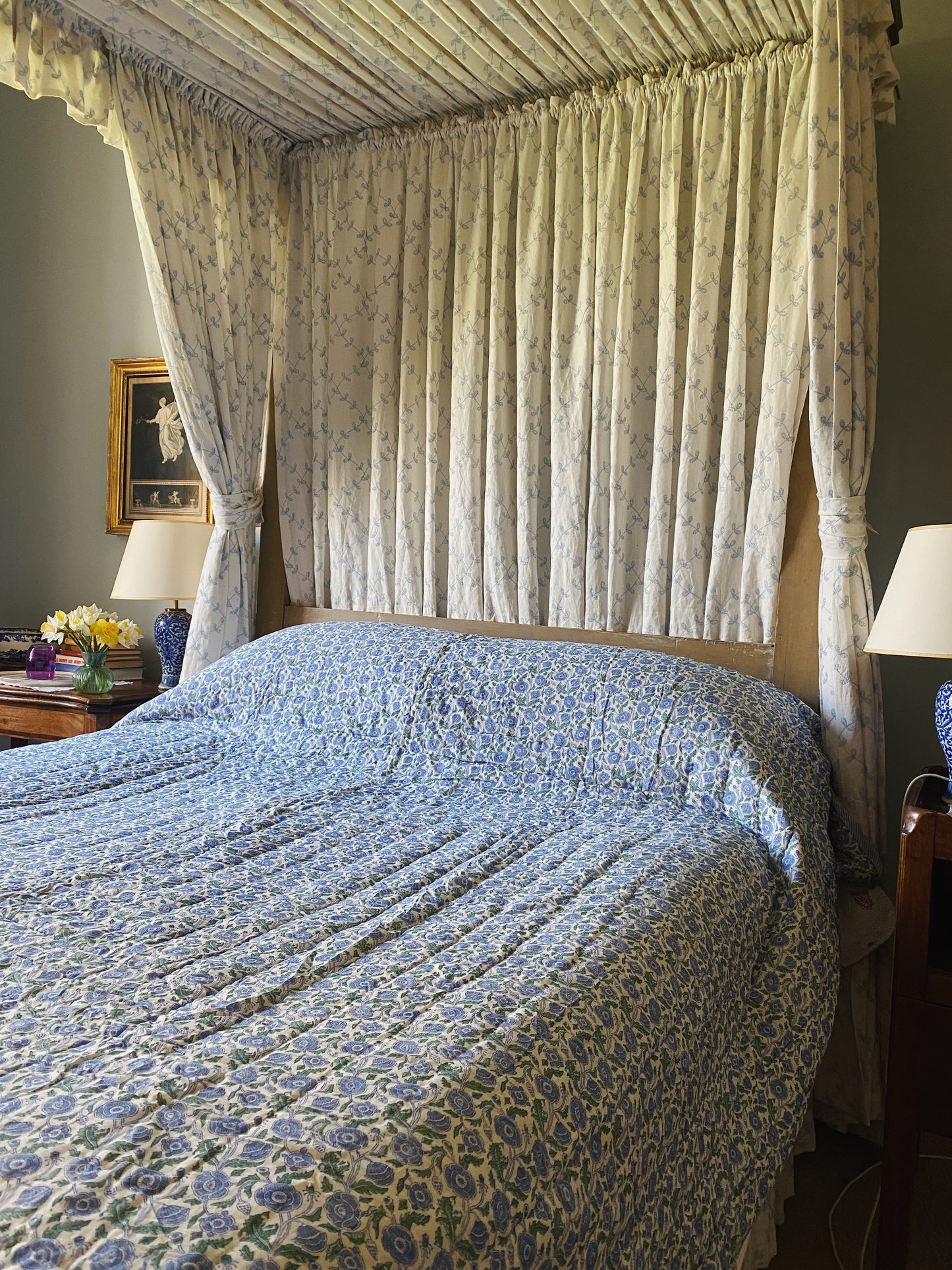 Blue Butti Floral Bed Quilt