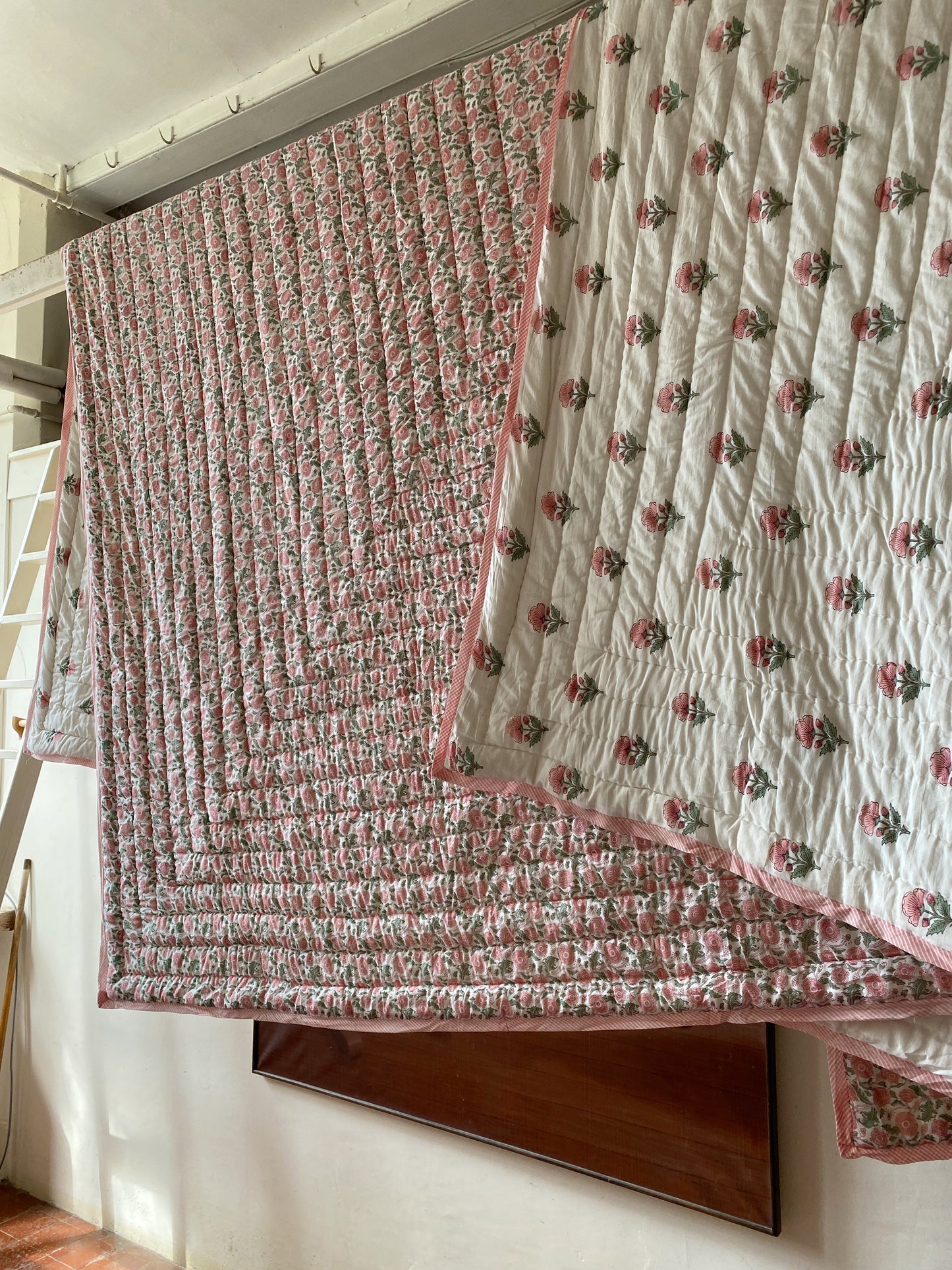 Pink Butti Bed Floral Quilt