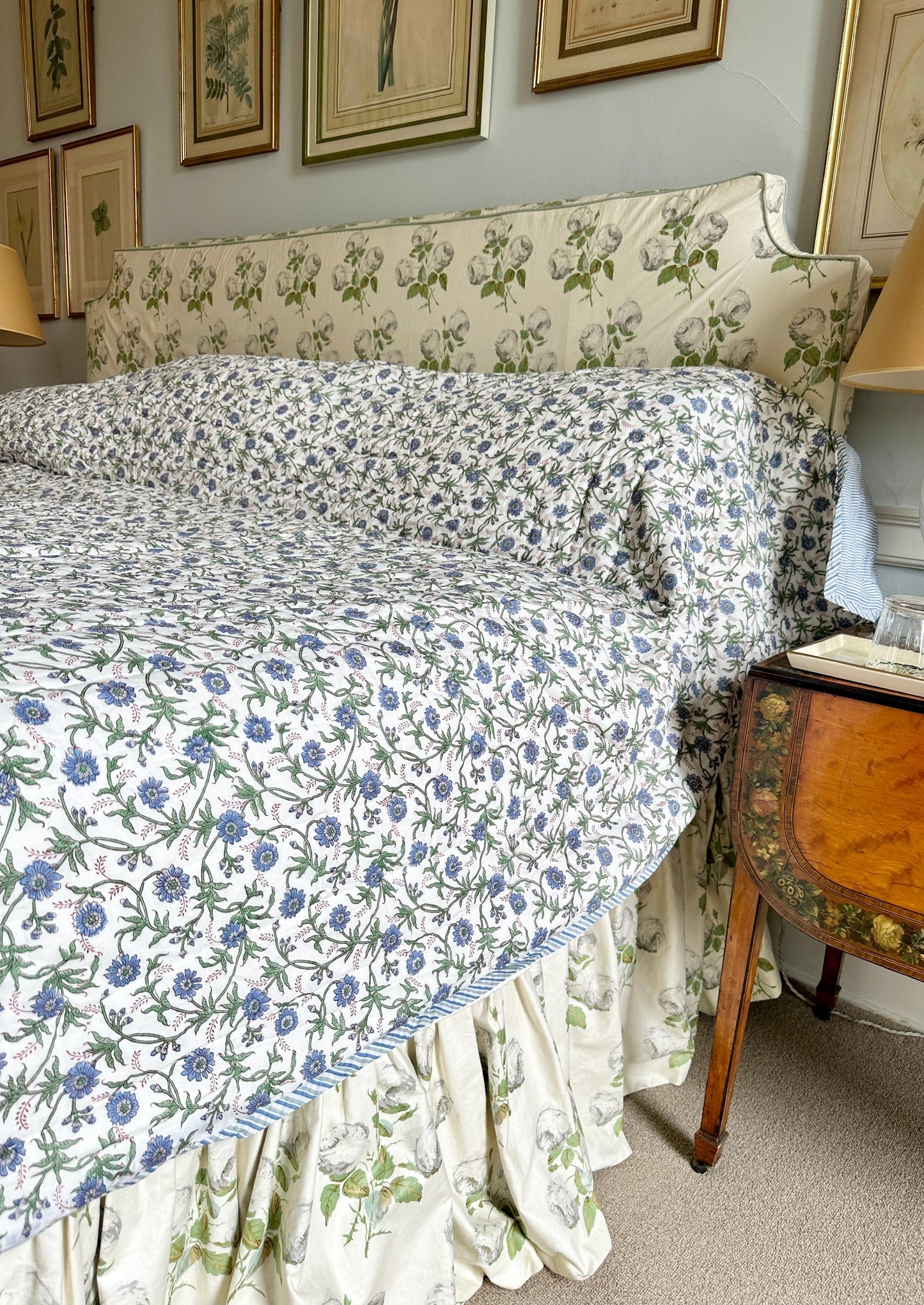 Load image into Gallery viewer, Blue Floral / Stripe Bed Quilt
