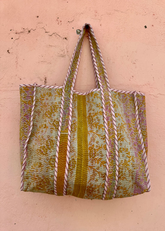 Load image into Gallery viewer, Kantha Tote Bag (10)
