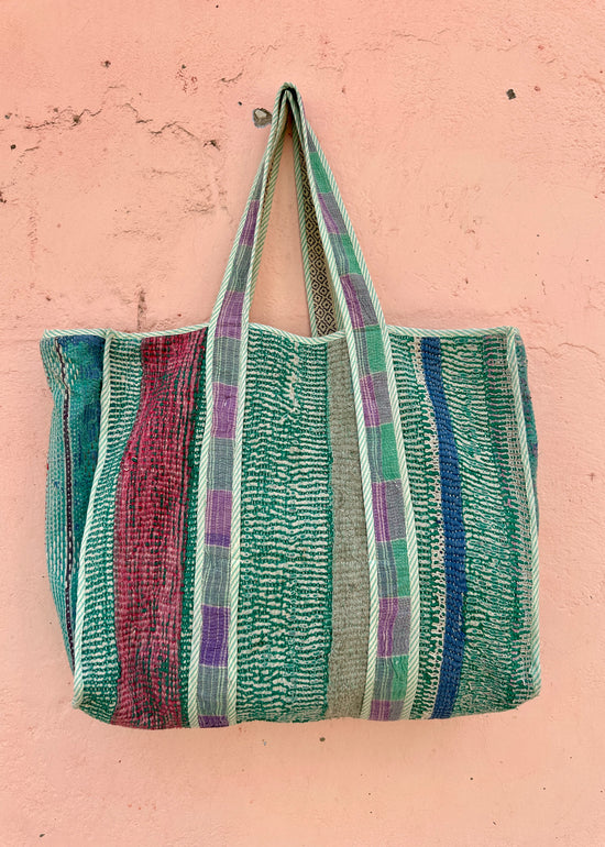 Load image into Gallery viewer, Kantha Tote Bag (15)
