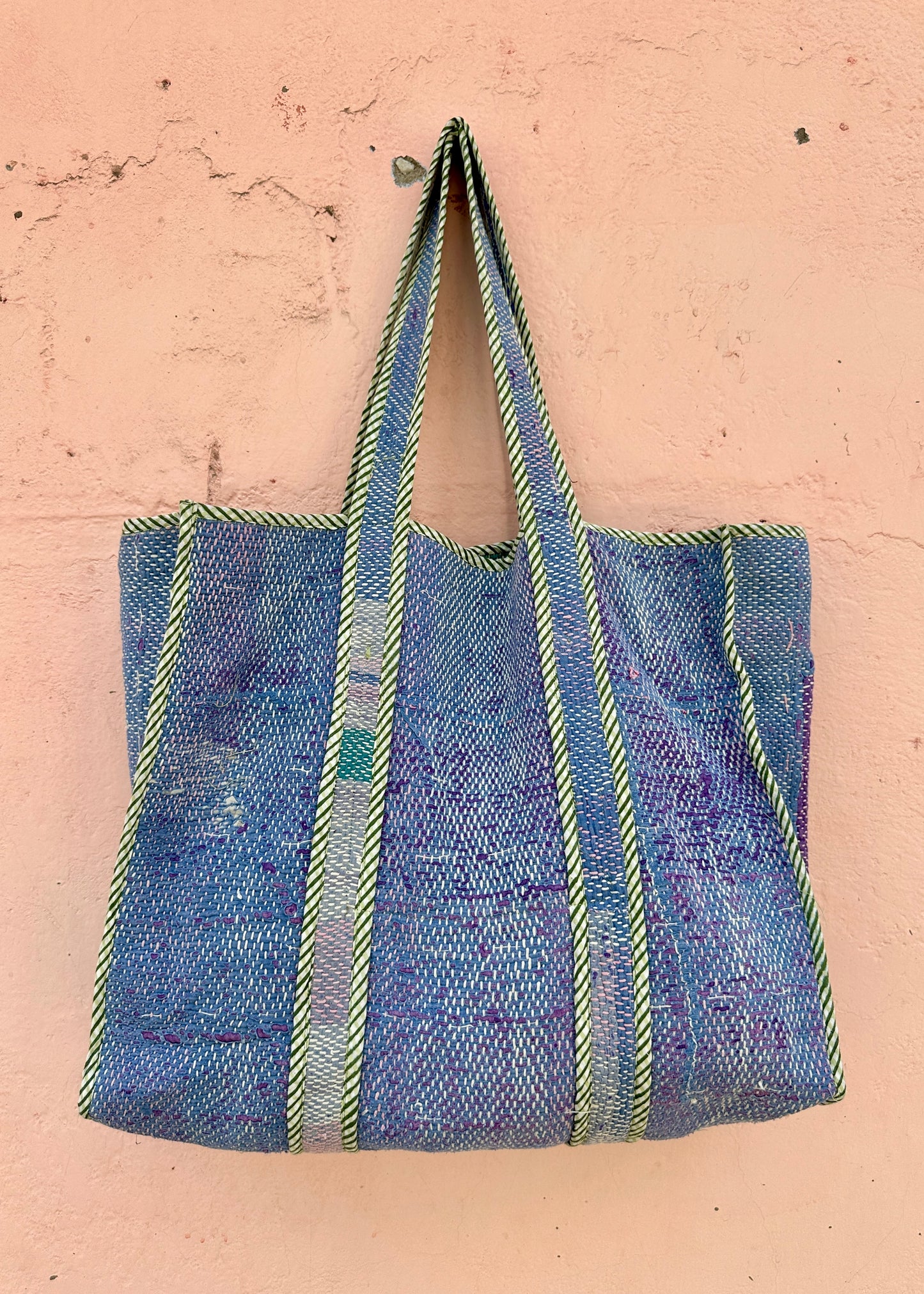 Load image into Gallery viewer, Kantha Tote Bag (24)
