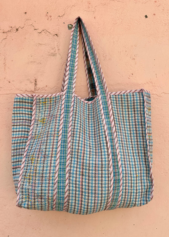 Load image into Gallery viewer, Kantha Tote Bag (7)
