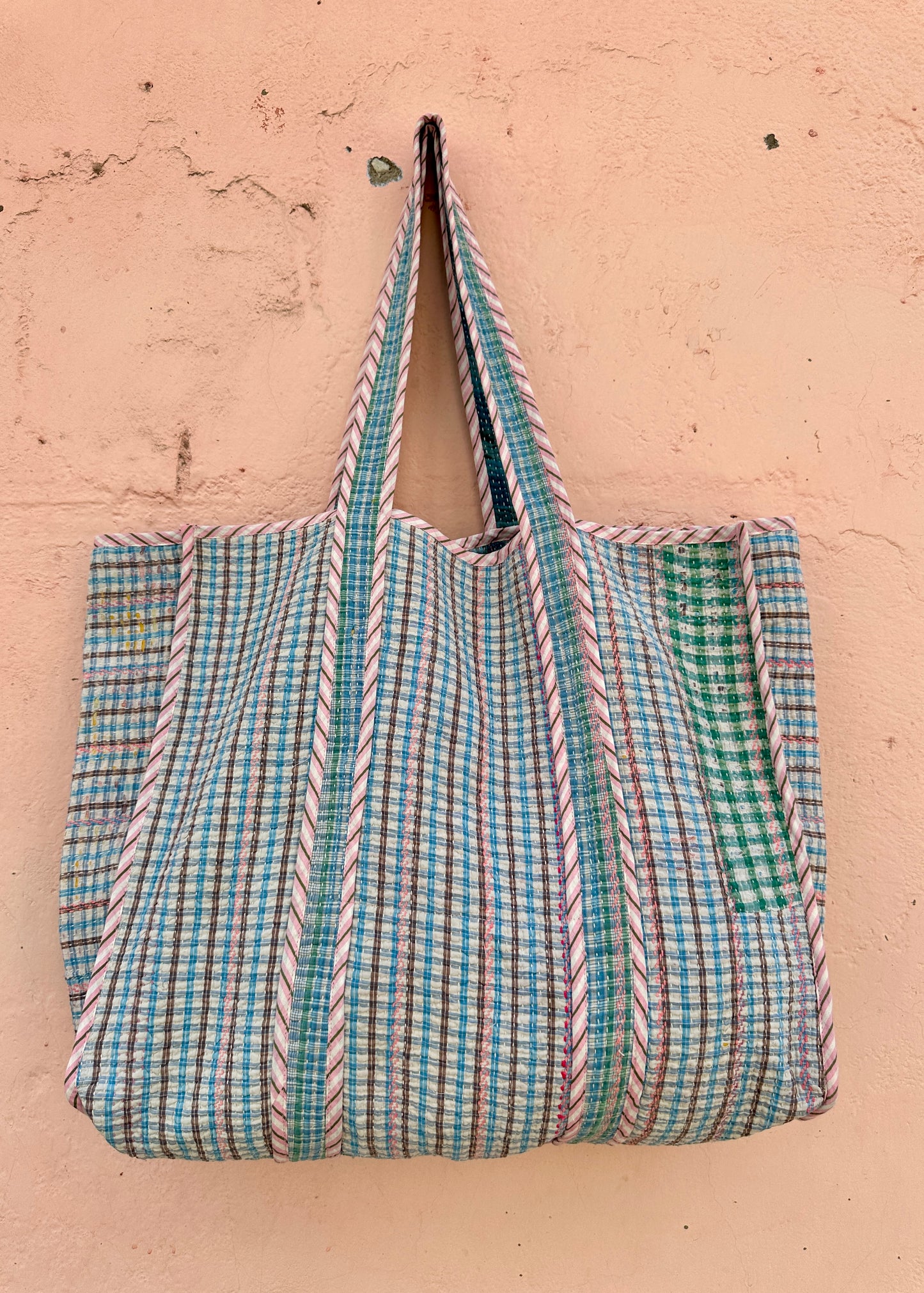 Load image into Gallery viewer, Kantha Tote Bag (7)
