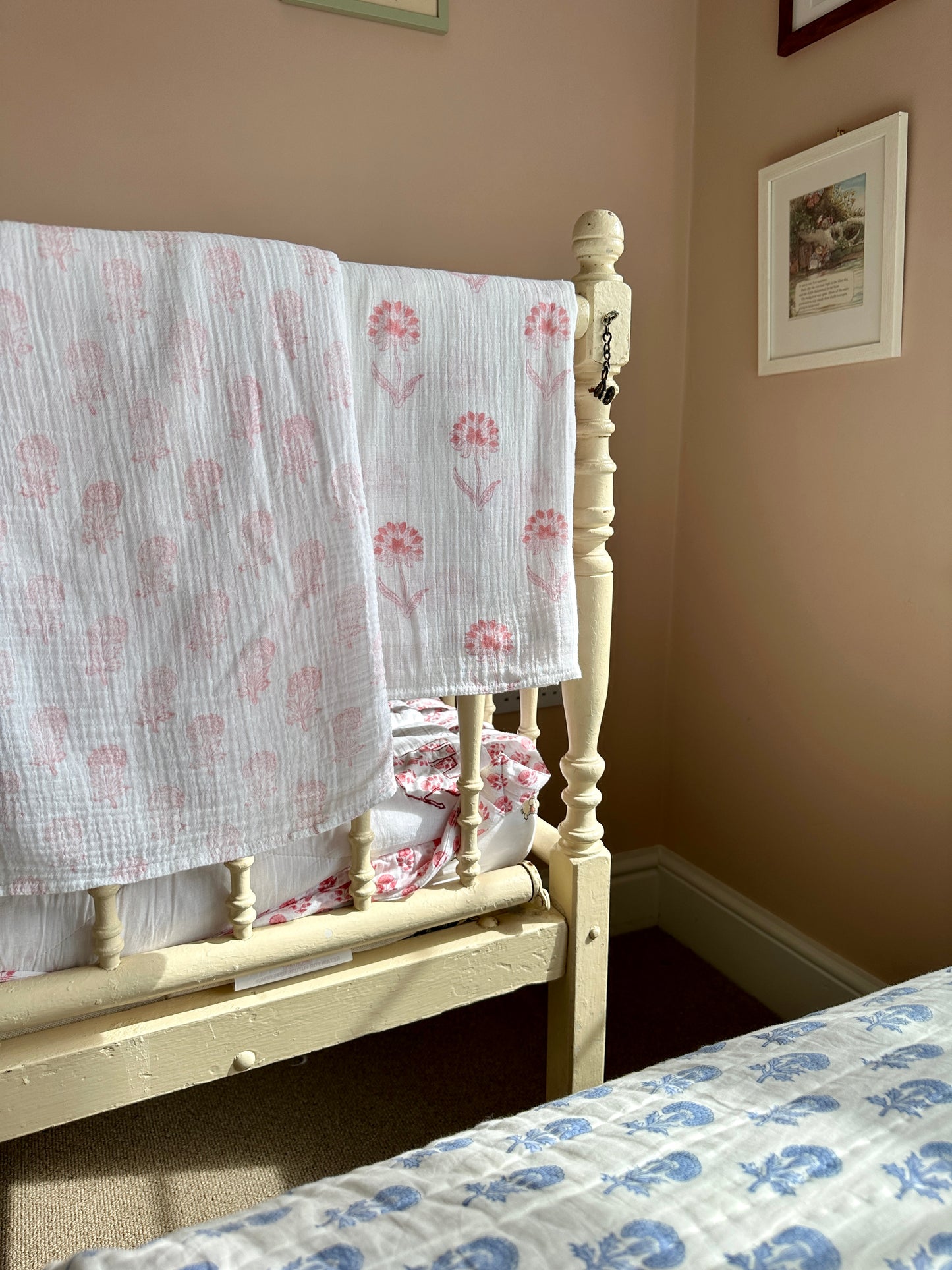 Load image into Gallery viewer, Pink Butti Organic Cotton Baby Swaddle
