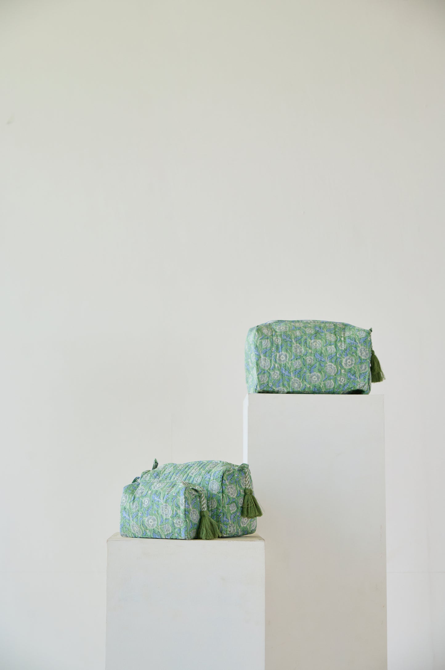 Load image into Gallery viewer, Green Floral Organic Cotton Wash Bag
