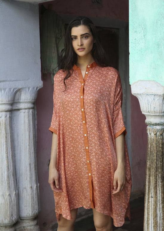 Load image into Gallery viewer, The Veeni Beach Shirt in Orange
